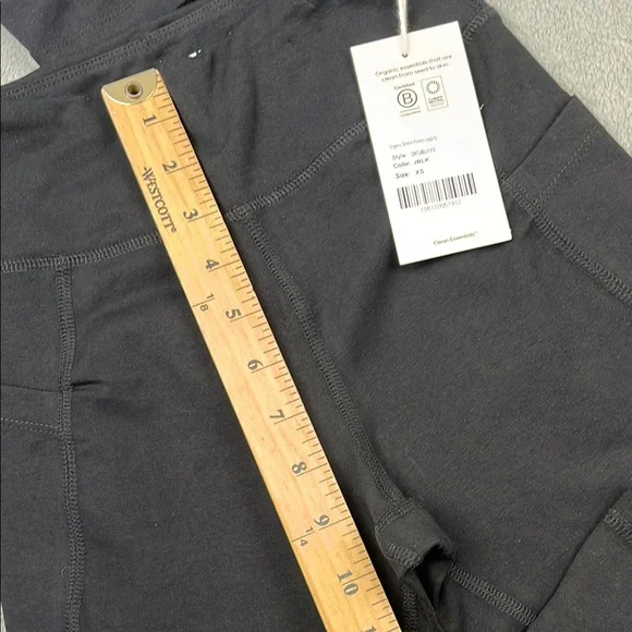 NEW MATE The Label XS Black Pink 4 PC Set, Bra, Tank, Leggings, Shorts - Picture 7 of 16